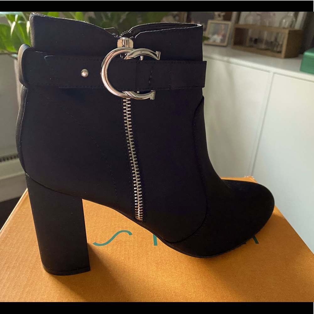 Unisa Black Booties